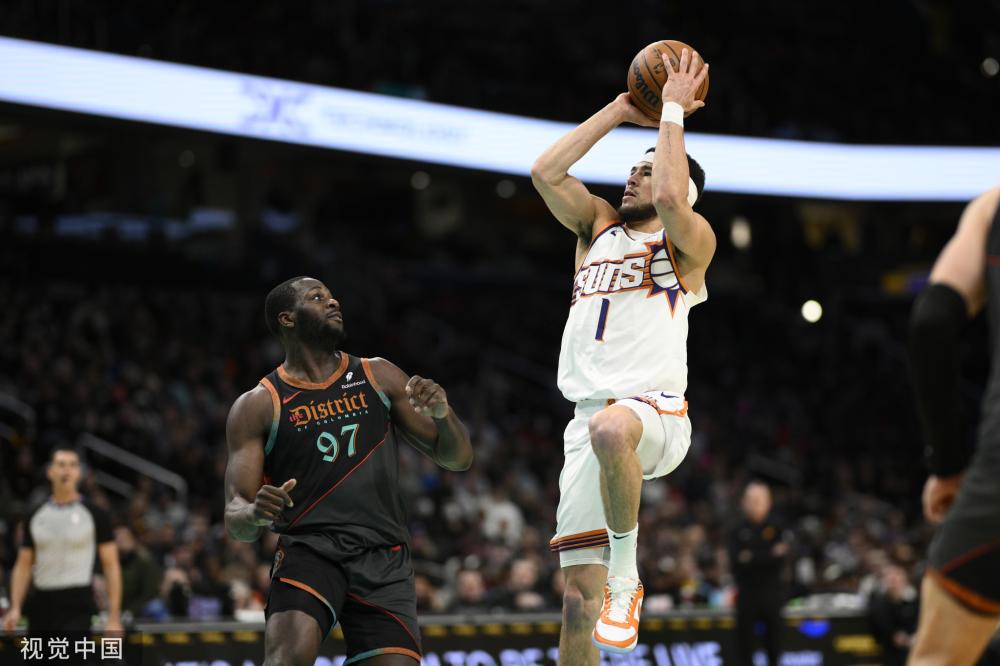 显得更加成 显得更加成