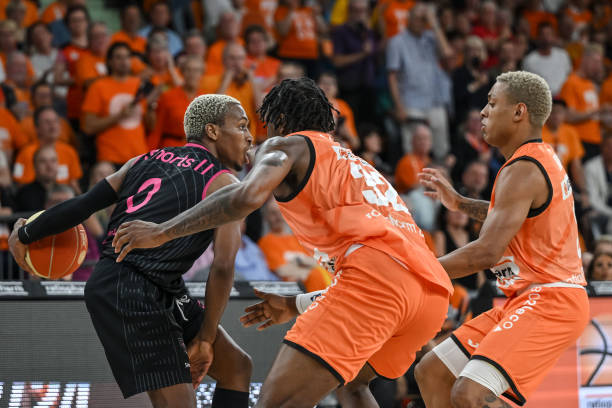 防守型中场 防守型中场